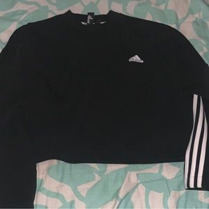 LIKE NEW WOMENS SIZE M ADIDAS TOP